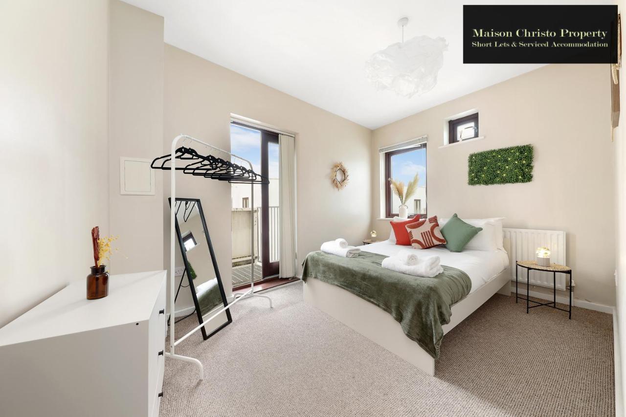 Eden 2bedroom Sleeps 6 In With Wifi & Leisure By Maison Christo Short Lets & Serviced Londra