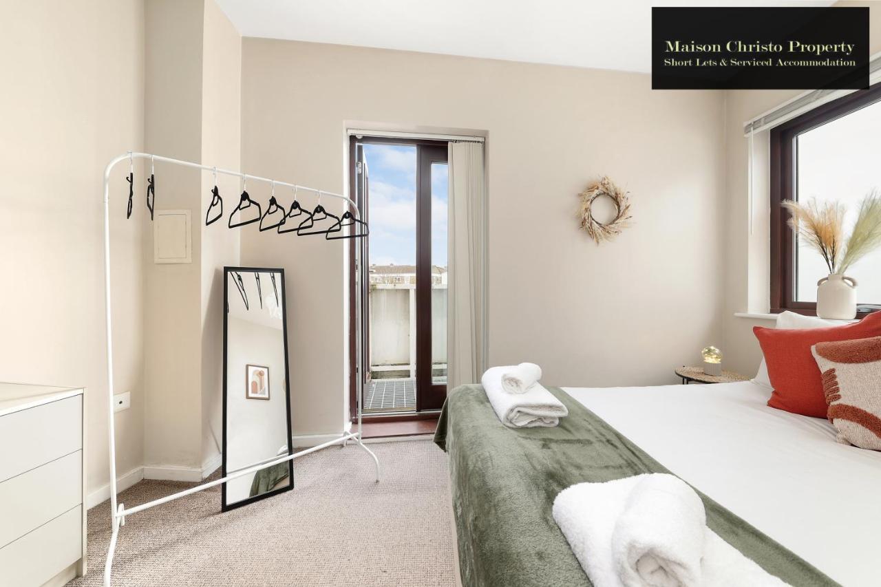 Eden 2bedroom Sleeps 6 In With Wifi & Leisure By Maison Christo Short Lets & Serviced * Londra