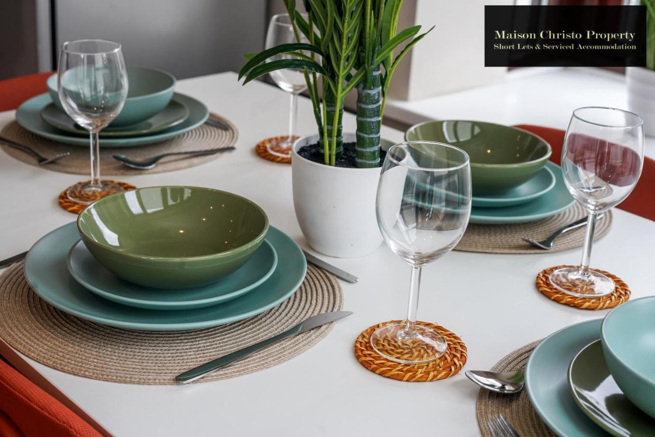 Apartament Eden 2bedroom Sleeps 6 In With Wifi & Leisure By Maison Christo Short Lets & Serviced *