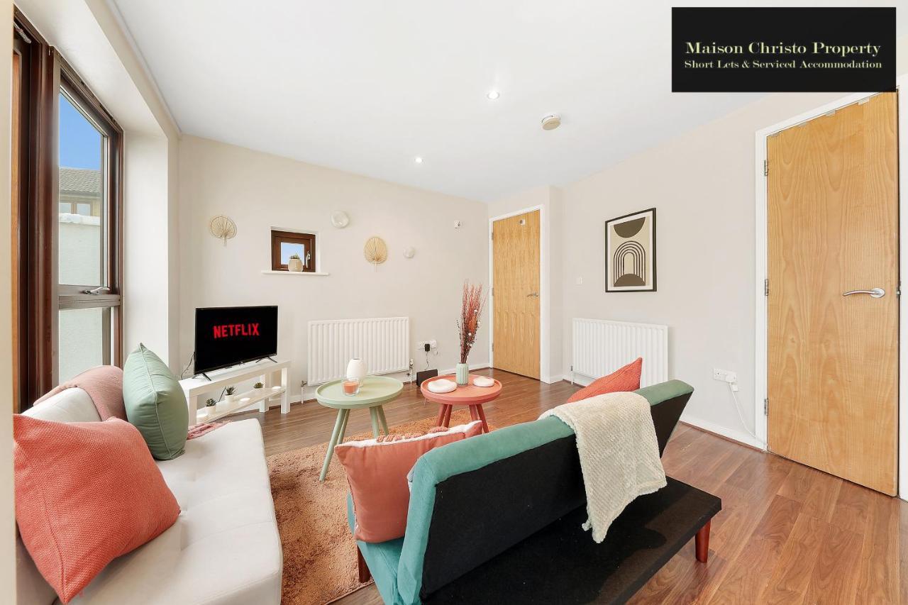 Eden 2bedroom Sleeps 6 In With Wifi & Leisure By Maison Christo Short Lets & Serviced Apartament
